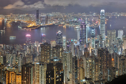 Повечето инвеститори са компании от континентален Китай В Хонконг е