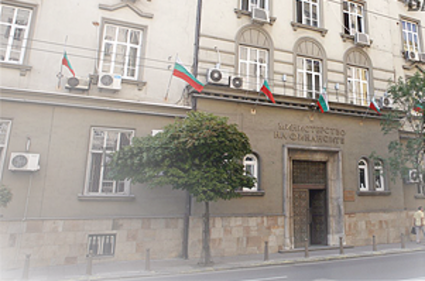 За първата половина на годината фискалният резерв на България възлиза